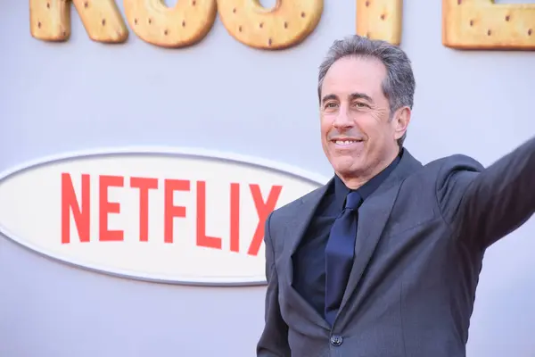 Hollywood, CA USA - 30 Nisan 2024: Jerry Seinfeld Netflix 'in Dondurulmamış.