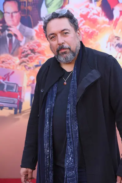 Hollywood, CA USA - 30 Nisan 2024: Felix Solis Netflix 'in Buzsuz filminin galasına katıldı.