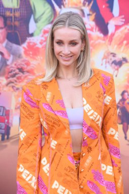 Hollywood, CA USA - 30 Nisan 2024: Alina Bock Netflix 'in Dondurulmamış.