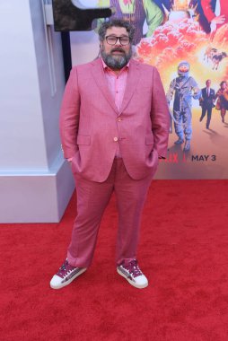 Hollywood, CA USA - 30 Nisan 2024: Bobby Moynihan Netflix 'in Dondurulmamış.