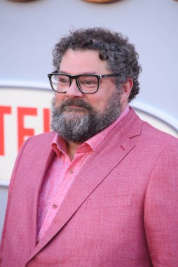 Hollywood, CA USA - 30 Nisan 2024: Bobby Moynihan Netflix 'in Dondurulmamış.