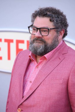 Hollywood, CA USA - 30 Nisan 2024: Bobby Moynihan Netflix 'in Dondurulmamış.