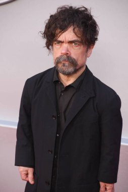 Hollywood, CA USA - 30 Nisan 2024: Peter Dinklage Netflix 'in Dondurulmamış.