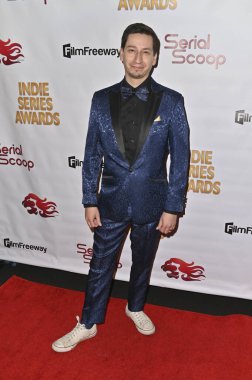 Burbank, CA USA - 15 Mayıs 2023: Roger Estrada 14. Bağımsızlık Serisi Ödüllerine katıldı.