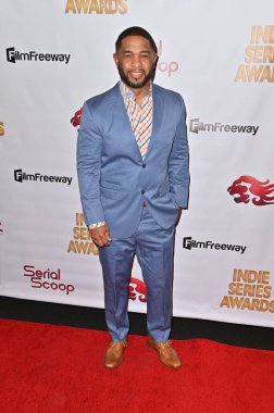 Burbank, CA USA - 15 Mayıs 2023: J. Elliott 14. Bağımsızlık Serisi Ödüllerine katıldı.