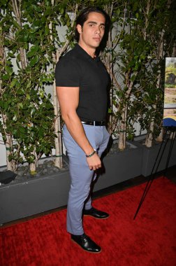 Batı Hollywood, CA USA - 4 Haziran 2024: Adrian Gabriel Falcone Carolyn Hennesy 'nin oynadığı Aspiring Magazine' in Yaz Sayısı lansmanına katıldı