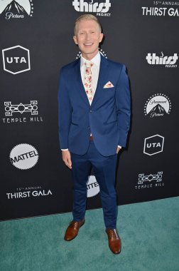 Beverly Hills, CA USA - 18 Mayıs 2024: Seth Maxwell 15. Susuzluk Projelerine katıldı.