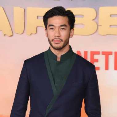 Hollywood, CA USA - 15 Şubat 2024: Justin Chien Netflix 'in Avatar Son Hava Bükücü filminin galasına katıldı.