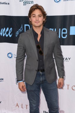 Beverly Hills, CA USA - 17 Mayıs 2023: Carson Boatman Dans ve Diyaloglar 10. Yıldönümü partisine katıldı