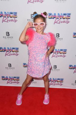 Beverly Hills, CA USA - 14 Temmuz 2024: Chyler Emery Stern Dans Yarışmaları filminin galasına katıldı