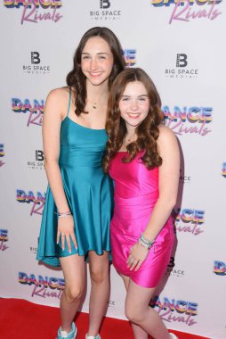 Beverly Hills, CA USA - 14 Temmuz 2024 Mackenzie ve Mallory Maurer Dance Rivals filminin galasına katıldılar.