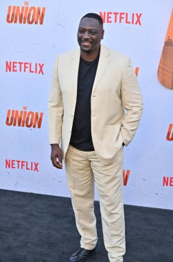 Hollywood, CA USA - 12 Ağustos 2024: Adewale Akinnuoye-Agbaje Netflix 'in The Union galasına katıldı.