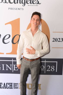 Los Angeles, CA USA - 24 Temmuz 2023: Mike Manning Rick Springfield ile birlikte 28 Numaralı Motor Co.