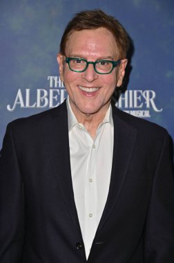 Burbank, CA USA - 7 Eylül 2024: Robert Ulrich, Albert Kasiyerinin Koloni Tiyatrosu 'ndaki açılış gecesine katıldı.