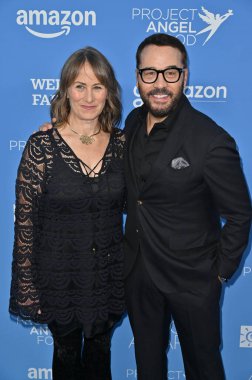 Los Angeles, CA USA - September 28, 2024: Shira Piven, Jeremy Piven attends Project Angel Food's 2024 Angel Awards. clipart