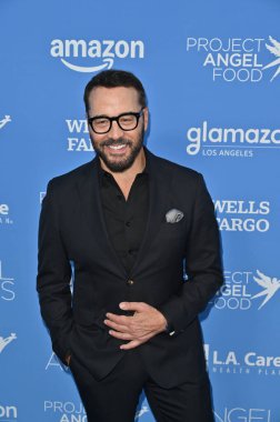 Los Angeles, CA USA - 28 Eylül 2024: Jeremy Piven Angel Food Projesi 'nin 2024 Angel Ödülleri' ne katıldı.