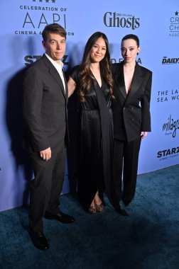 Hollywood CA USA - 12 Kasım 2024: Sean Baker, Samantha Quan, Mikey Madison, The Critics Choice Association 'ın 3. AAPI Cinema & TV Yıllık Kutlamasına katıldı.