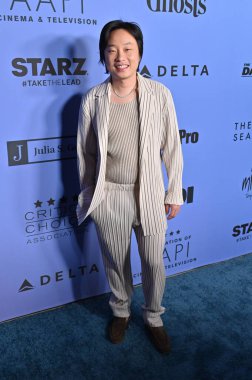 Hollywood CA USA - 12 Kasım 2024: Jimmy O. Yang Eleştirmenler Derneği 'nin AAPI Sinema & TV Yıllık Kutlamasına katıldı.