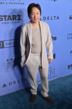 Hollywood CA USA - 12 Kasım 2024: Jimmy O. Yang Eleştirmenler Derneği 'nin AAPI Sinema & TV Yıllık Kutlamasına katıldı.