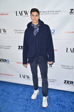 Hollywood CA USA - 13 Kasım 2024: Eric Stanton Betts Los Angeles 'taki Mavi Ceket Moda Gösterisine katıldı.