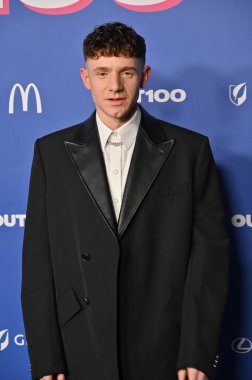 Hollywood, CA USA - 11 Aralık 2024: Chris Perfetti 2024-100 Kutlamasına katıldı.