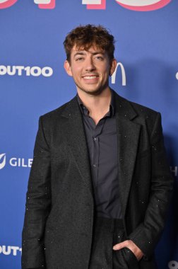 Hollywood, CA USA - 11 Aralık 2024: Kevin McHale 2024-100 Kutlamasına katıldı.