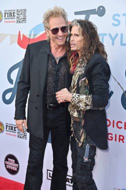 Hollywood CA USA - 2 Şubat 2025: Patrick Lawler, Janie GRAMMY Ödülleri İzleme Partisi için Steven Tyler 'ın 6.
