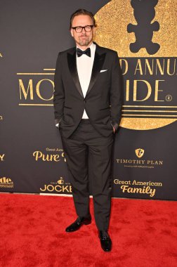Hollywood, CA USA - 7 Şubat 2025: Joachim Ronning 32. Yıllık İnanç ve Değerler Ödüllerine katıldı