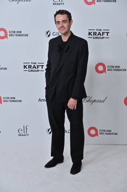 Batı Hollywood, CA USA - 2 Mart 2025: Charlie Christie 33. Elton John AIDS Vakfı Akademisi İzleme Partisine katıldı