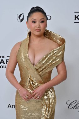 Batı Hollywood, CA USA - 2 Mart 2025: Lana Condor 33. Geleneksel Elton John AIDS Vakfı Akademisi İzleme Partisine katıldı