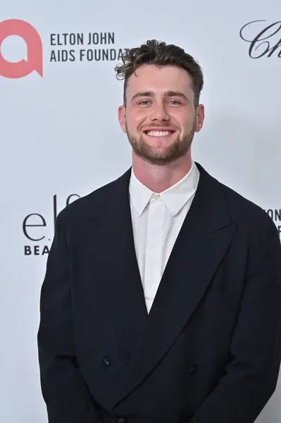 Batı Hollywood, CA USA - 1 Mart 2025: Harry Jowsey 33. Geleneksel Elton John AIDS Vakfı Akademi Ödülleri İzleme Partisine katıldı