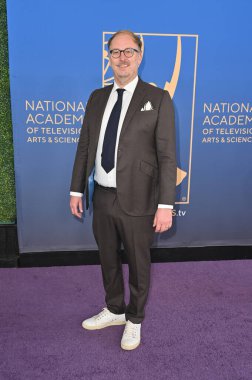 Los Angeles, CA USA - 15 Mart 2025: Kari Wahlgren 3. Yıllık Çocuk ve Aile Emmy Ödülleri 'ne katıldı