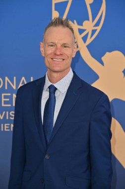 Los Angeles, CA USA - 15 Mart 2025: Philip M. Cohen 3. Yıllık Çocuk ve Aile Emmy Ödülleri 'ne katıldı