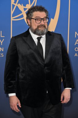 Los Angeles, CA USA - 15 Mart 2025: Bobby Moynihan 3. Yıllık Çocuk ve Aile Emmy Ödülleri 'ne katıldı