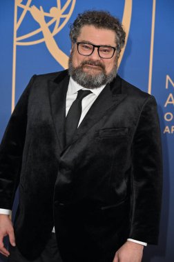 Los Angeles, CA USA - 15 Mart 2025: Bobby Moynihan 3. Yıllık Çocuk ve Aile Emmy Ödülleri 'ne katıldı