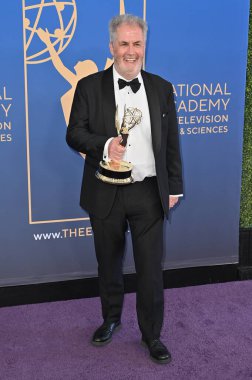 Los Angeles, CA USA - 15 Mart 2025: Ozlem Akturk, Rob Shaw, Jason Wyatt, Stephanie Sperber, Matt Hutchinson, Rachel Larsen, Michael Kaufman, Sara Crowley, Leah Gotcsik, Samia Kanaan, Odessa Azion 3.