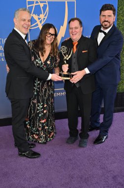 Los Angeles, CA USA - 15 Mart 2025: Ozlem Akturk, Rob Shaw, Jason Wyatt, Stephanie Sperber, Matt Hutchinson, Rachel Larsen, Michael Kaufman, Sara Crowley, Leah Gotcsik, Samia Kanaan, Odessa Azion 3.