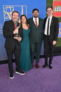 Los Angeles, CA USA - 15 Mart 2025: Ozlem Akturk, Rob Shaw, Jason Wyatt, Stephanie Sperber, Matt Hutchinson, Rachel Larsen, Michael Kaufman, Sara Crowley, Leah Gotcsik, Samia Kanaan, Odessa Azion 3.