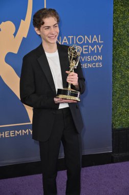 Los Angeles, CA USA - 15 Mart 2025: Jacob Tremblay 3. Geleneksel Çocuk ve Aile Emmy Ödülleri 'ne katıldı