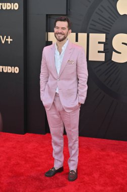 Hollywood, CA USA - 24 Mart 2025: Peter Huyck Apple TV 'ye katıldı The Studio World Premiere Screening