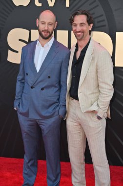 Hollywood, CA USA - 24 Mart 2025: Evan Goldberg, James Weaver Apple TV 'ye katıldı The Studio World Premiere Screening