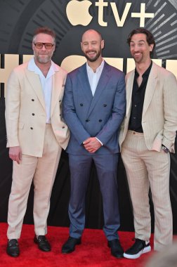 Hollywood, CA USA - 24 Mart 2025: Seth Rogen, Evan Goldberg, James Weaver Apple TV 'ye katıldı The Studio World Premiere Screening