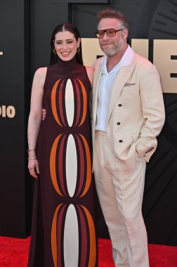Hollywood, CA USA - 24 Mart 2025: Lauren Miller, Seth Rogen Apple TV 'ye katıldı The Studio World Premiere Screening
