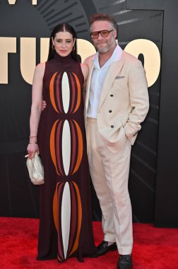 Hollywood, CA USA - 24 Mart 2025: Lauren Miller, Seth Rogen Apple TV 'ye katıldı The Studio World Premiere Screening