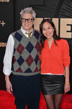 Hollywood, CA USA - 24 Mart 2025: Johnny Knoxville, Emily Ting Apple TV 'ye katıldı The Studio World Premiere Screening