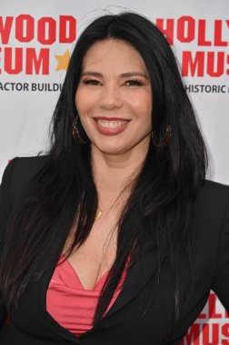 Hollywood, CA USA - 27 Mart 2025: Melissa Yeğen Smith Hollywood Müzeleri ICONIC RIDES Sergisi 'ne katıldı