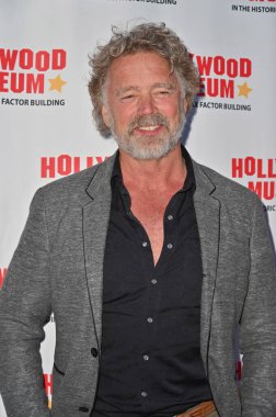 Hollywood, CA USA - 27 Mart 2025: John Schneider, Hollywood Müzeleri ICONIC RIDES Sergisi 'ne katıldı