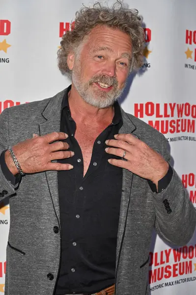 Hollywood, CA USA - 27 Mart 2025: John Schneider, Hollywood Müzeleri ICONIC RIDES Sergisi 'ne katıldı