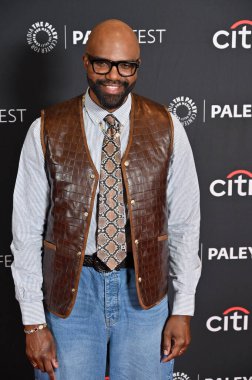 Hollywood, CA USA - 28 Mart 2025: Carl Clemons-Hopkins PaleyFest LA Hacks 'a katıldı.