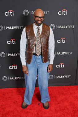 Hollywood, CA USA - 28 Mart 2025: Carl Clemons-Hopkins PaleyFest LA Hacks 'a katıldı.